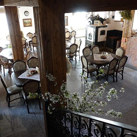 Gosciniec Dworski W Ropie - Pokoje Goscinne Ropa Exterior foto