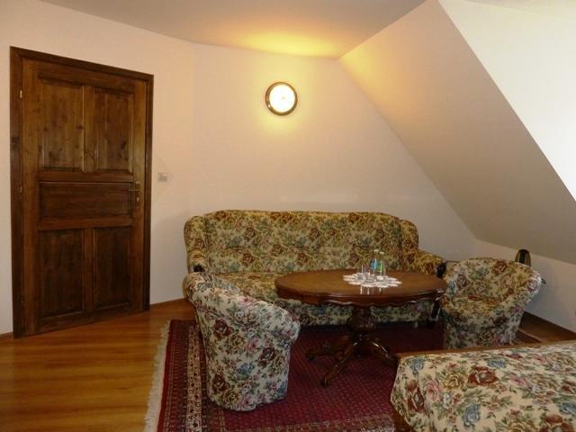 Gosciniec Dworski W Ropie - Pokoje Goscinne Ropa Exterior foto