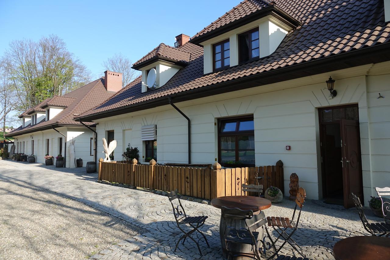 Gosciniec Dworski W Ropie - Pokoje Goscinne Ropa Exterior foto