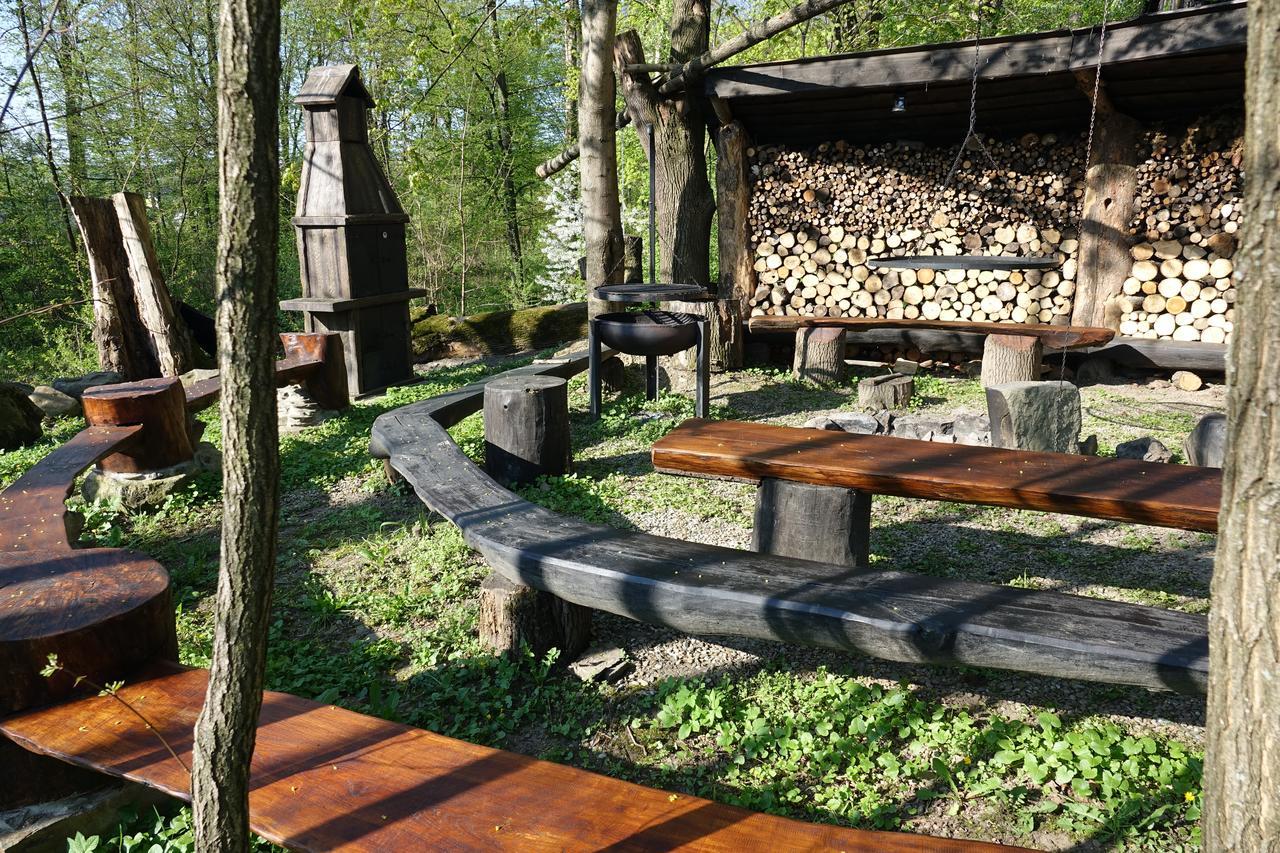 Gosciniec Dworski W Ropie - Pokoje Goscinne Ropa Exterior foto