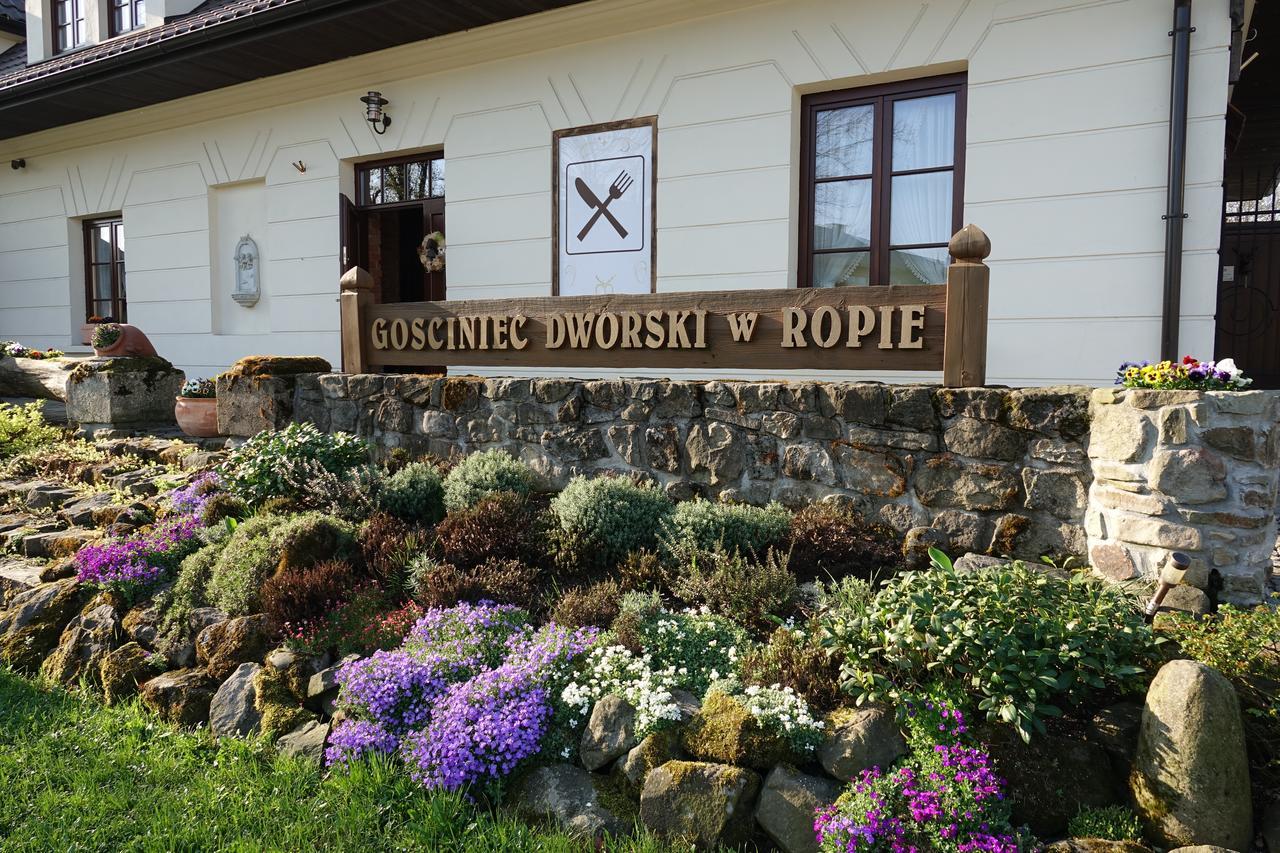 Gosciniec Dworski W Ropie - Pokoje Goscinne Ropa Exterior foto